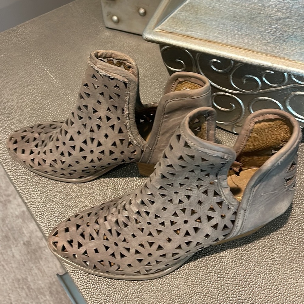 Laser cut distressed booties - Picture 2 of 8